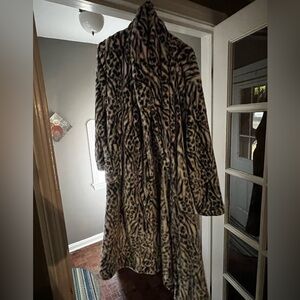 Stars Above Animal Print Robe - Black and White